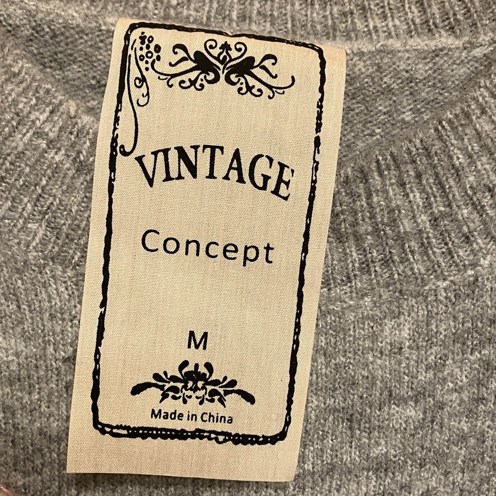VINTAGE CONCEPT. Gray Sweater with Colorful Floral Accents. Size M. PRETTY! - Picture 2 of 10